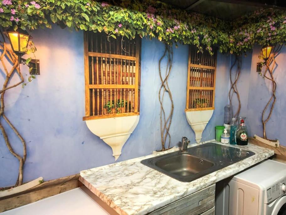 Cheerful 4 Bedroom House With Garden Free Parking London Bagian luar foto