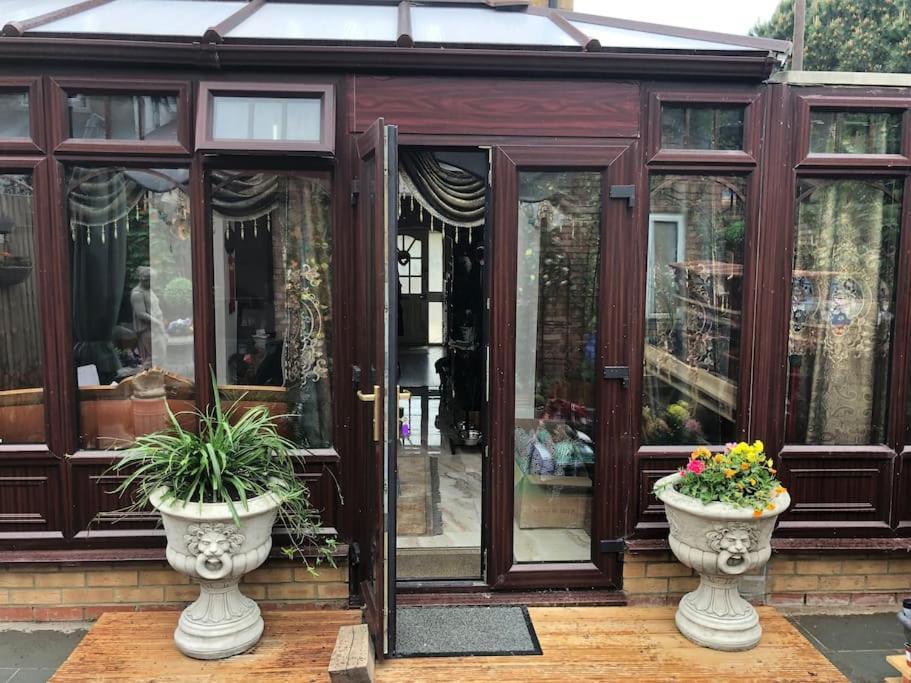 Cheerful 4 Bedroom House With Garden Free Parking London Bagian luar foto