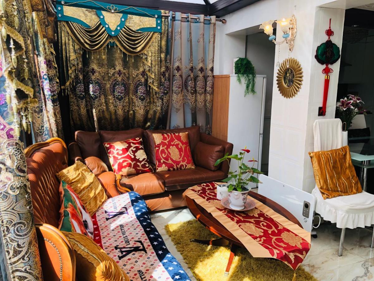 Cheerful 4 Bedroom House With Garden Free Parking London Bagian luar foto