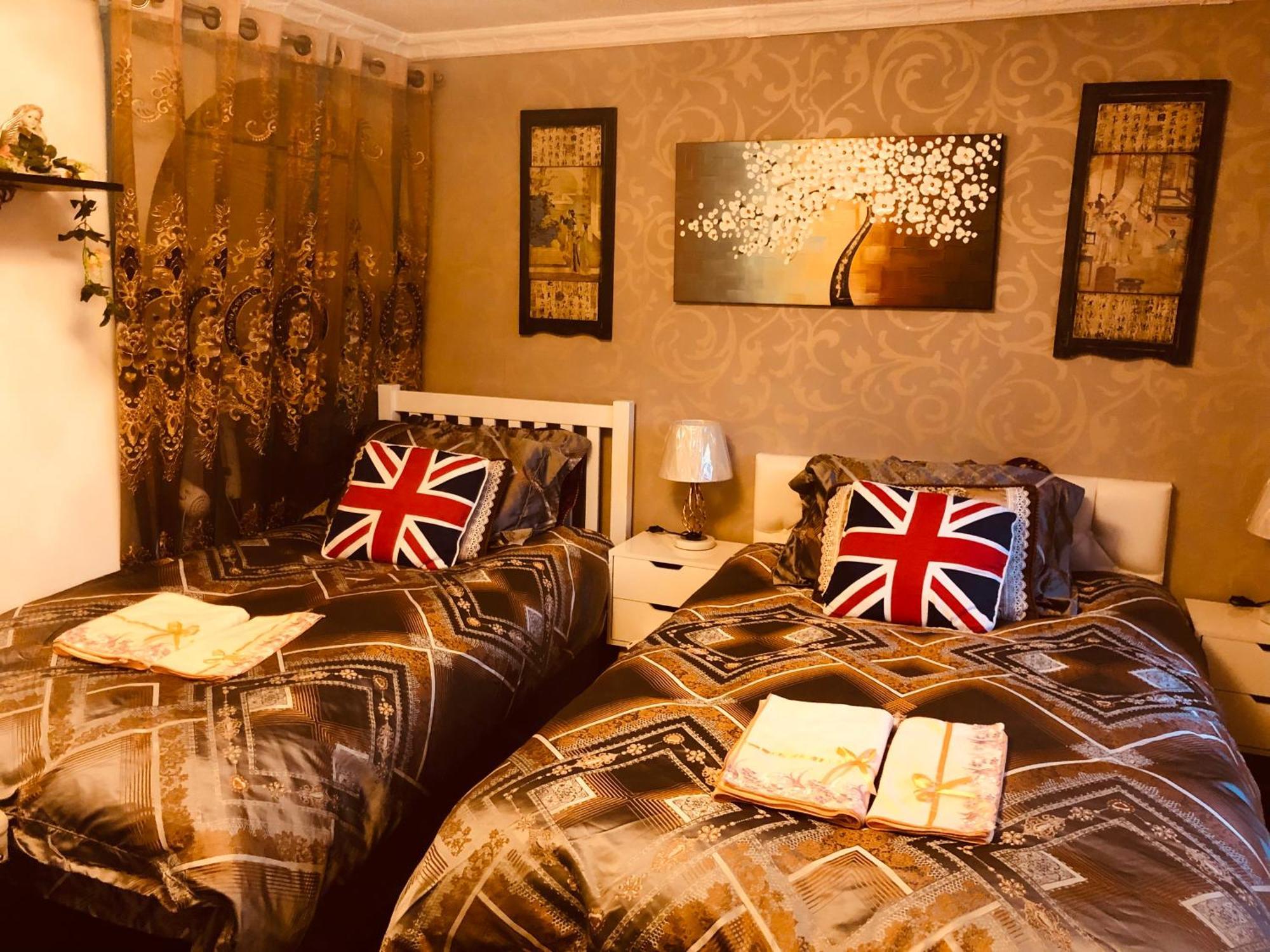 Cheerful 4 Bedroom House With Garden Free Parking London Bagian luar foto